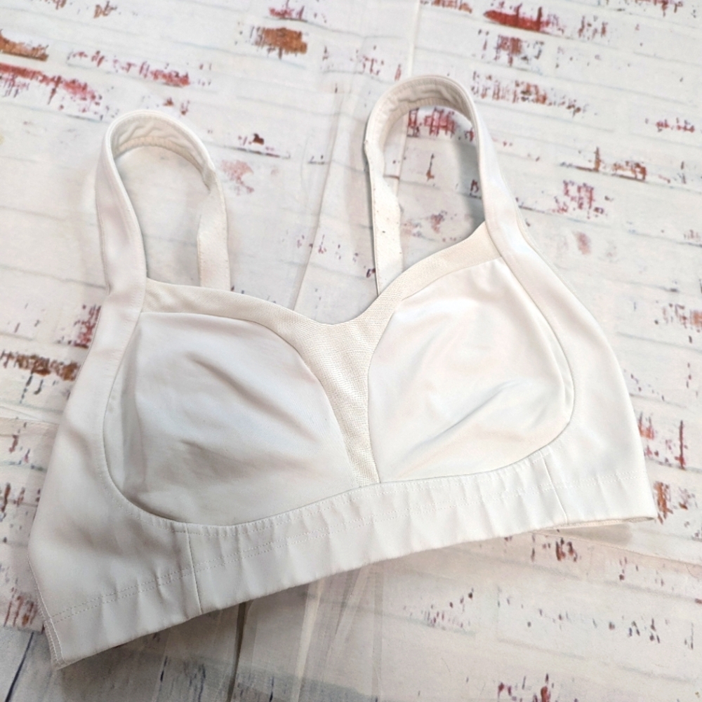 Lululemon adjustable sports bra